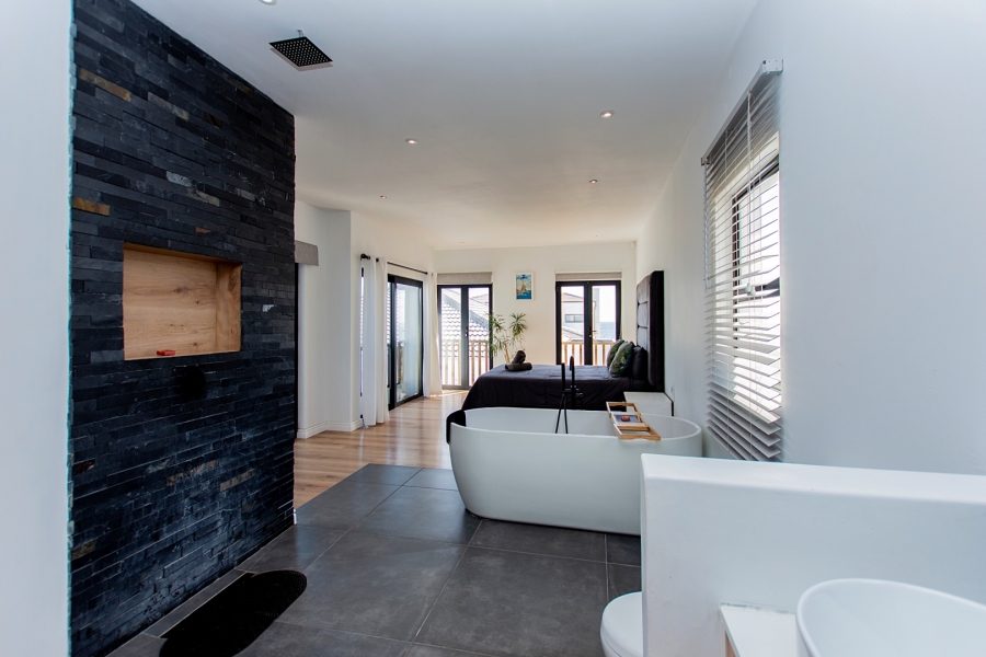 3 Bedroom Property for Sale in Sandy Point Western Cape